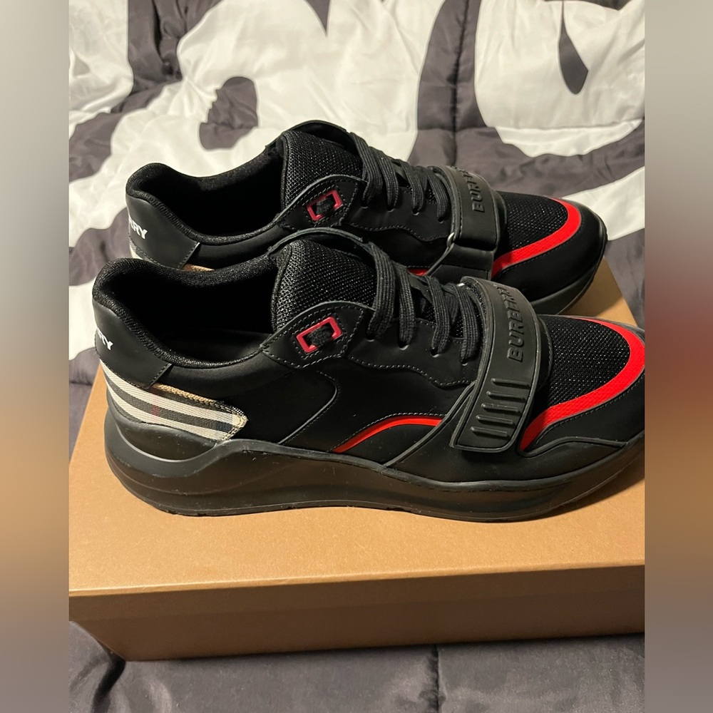 Burberry Men's Black and Red Sneakers with Plaid Detail - Picture 5 of 8